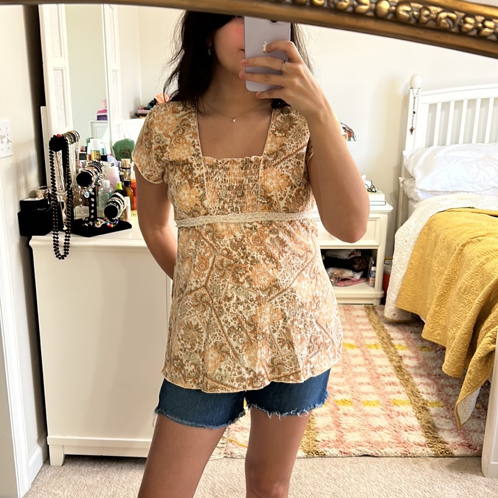 Vintage Fashion Bug Top L Short Sleeve Milkmaid Print Tie Back Crochet Floral